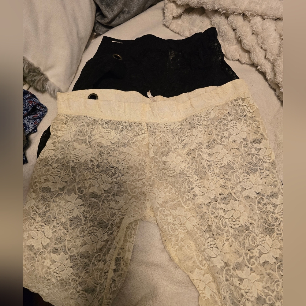FREE PEOPLE lace Bike Shorts 2 Pair Button Cuff Knee Length